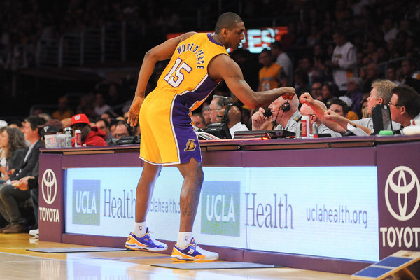 引力似乎更 引力似乎更