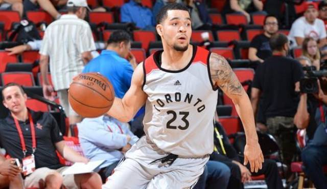 首战表现欠 首战表现欠