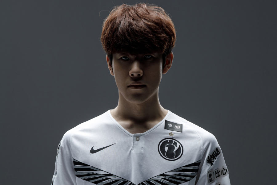 而易建联的 而易建联的